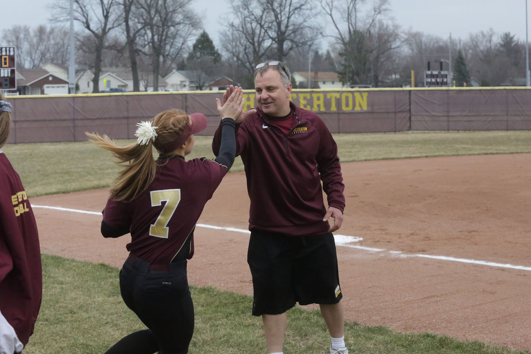 Gallery Bulldogs vs Trojans in softball